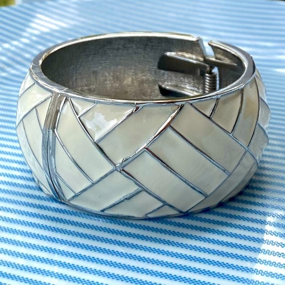 Bangle Bracelet Silver + Cream Open Clasp NWT - Picture 1 of 3